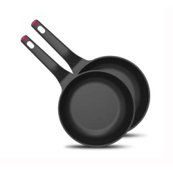 Frying pans Set of 2...