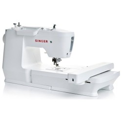 SINGER Sewing machine...