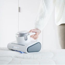 Handheld hoover with UV...