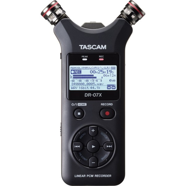 Tascam DR-07X dictaphone...